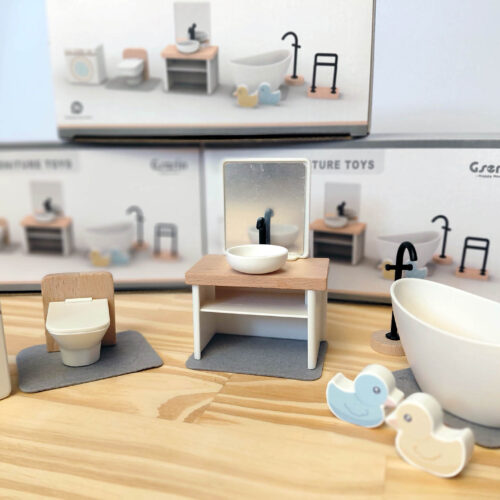 mini baño de madera